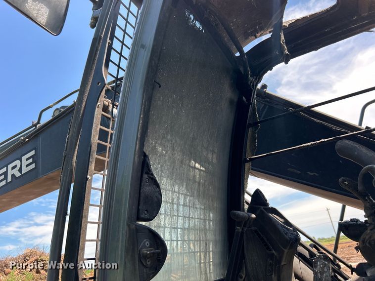 image for item DO6467 2012 John Deere 210G LC excavator