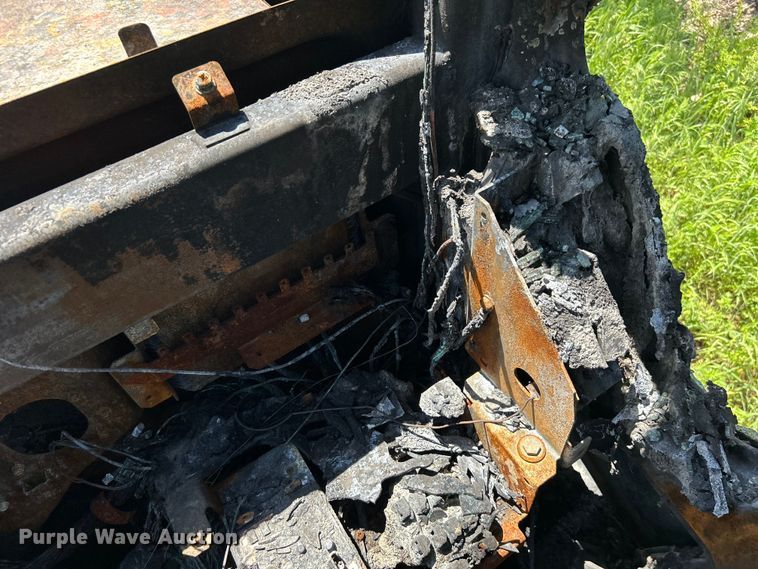 image for item DO6467 2012 John Deere 210G LC excavator