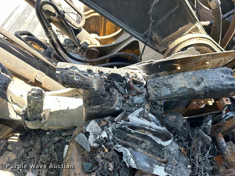 image for item DO6467 2012 John Deere 210G LC excavator