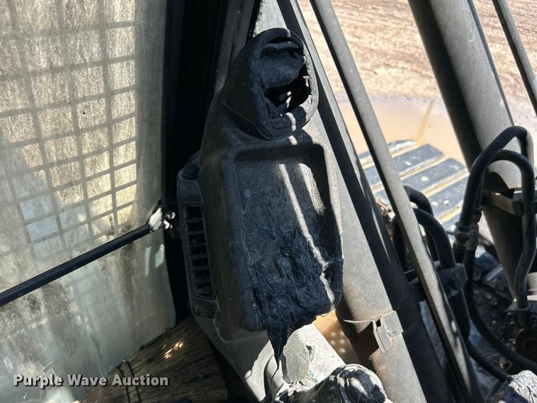 image for item DO6467 2012 John Deere 210G LC excavator