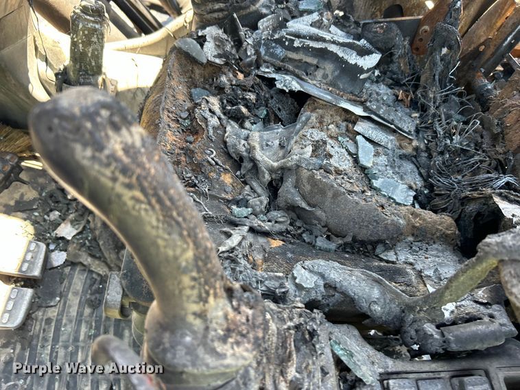 image for item DO6467 2012 John Deere 210G LC excavator