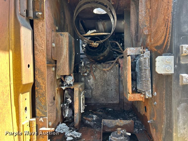 image for item DO6467 2012 John Deere 210G LC excavator