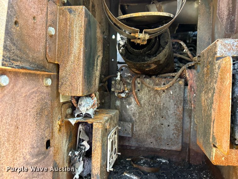 image for item DO6467 2012 John Deere 210G LC excavator