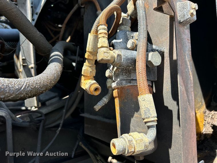 image for item DO6467 2012 John Deere 210G LC excavator