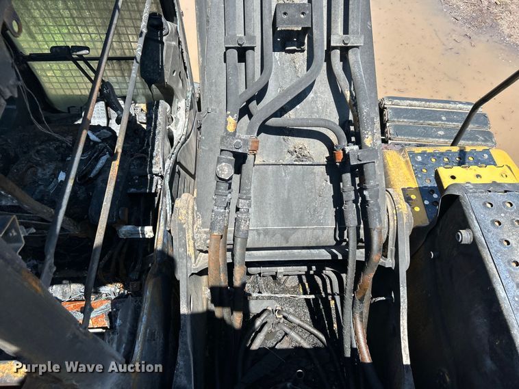 image for item DO6467 2012 John Deere 210G LC excavator