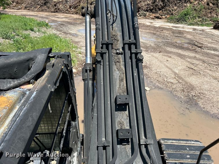 image for item DO6467 2012 John Deere 210G LC excavator