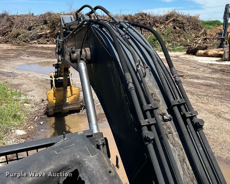 image for item DO6467 2012 John Deere 210G LC excavator