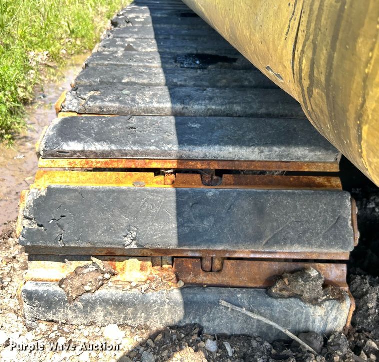 image for item DO6467 2012 John Deere 210G LC excavator