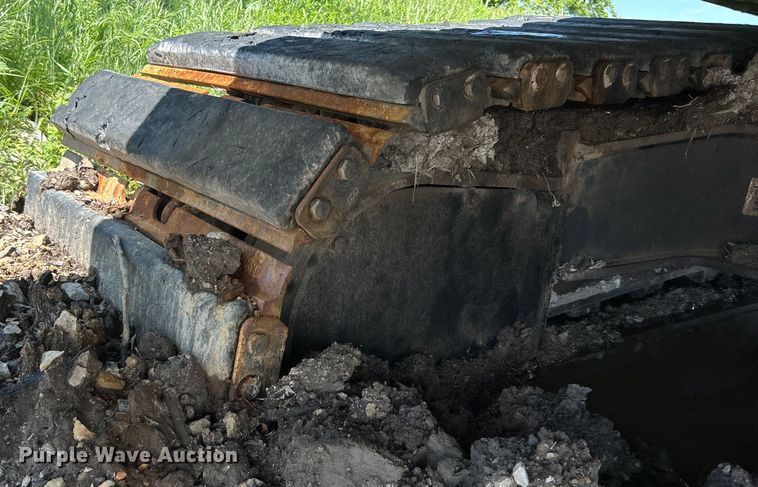 image for item DO6467 2012 John Deere 210G LC excavator