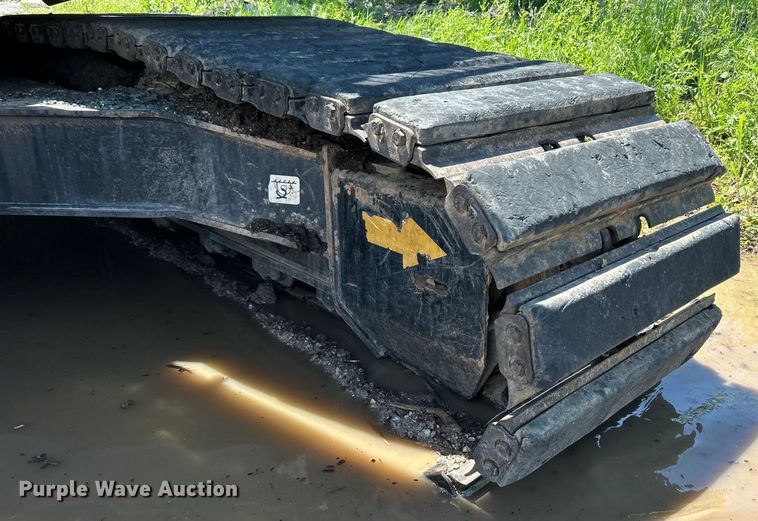 image for item DO6467 2012 John Deere 210G LC excavator