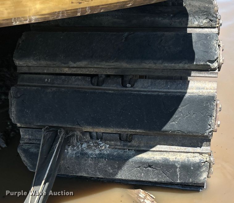 image for item DO6467 2012 John Deere 210G LC excavator