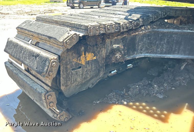 image for item DO6467 2012 John Deere 210G LC excavator