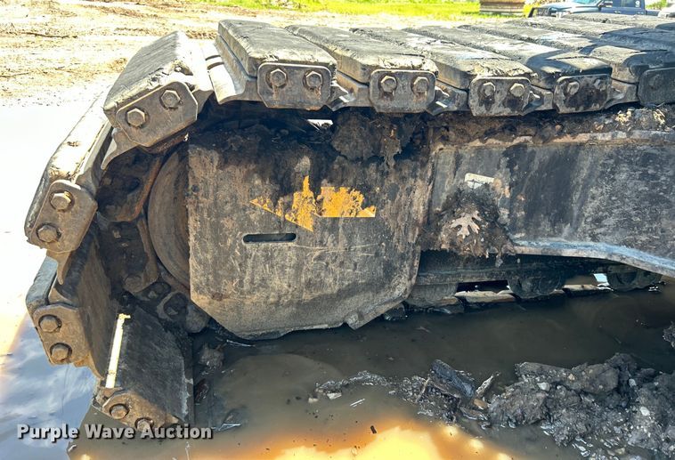 image for item DO6467 2012 John Deere 210G LC excavator