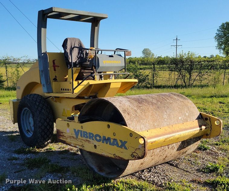 image for item DP1464 Vibromax VM66D single drum vibratory roller