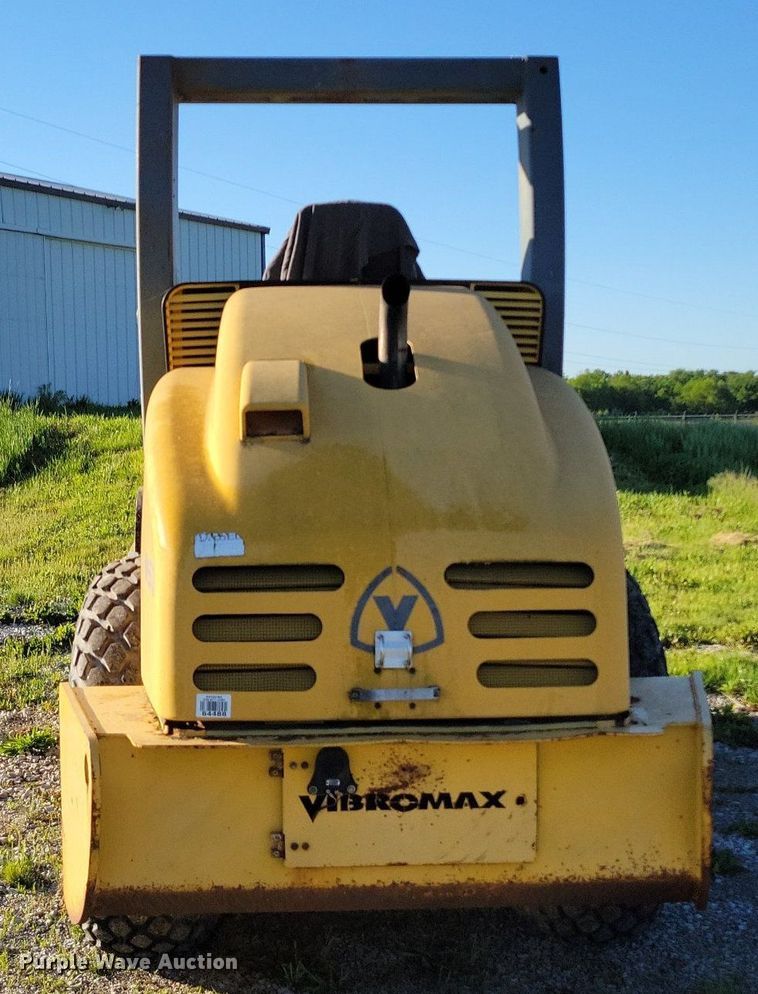 image for item DP1464 Vibromax VM66D single drum vibratory roller