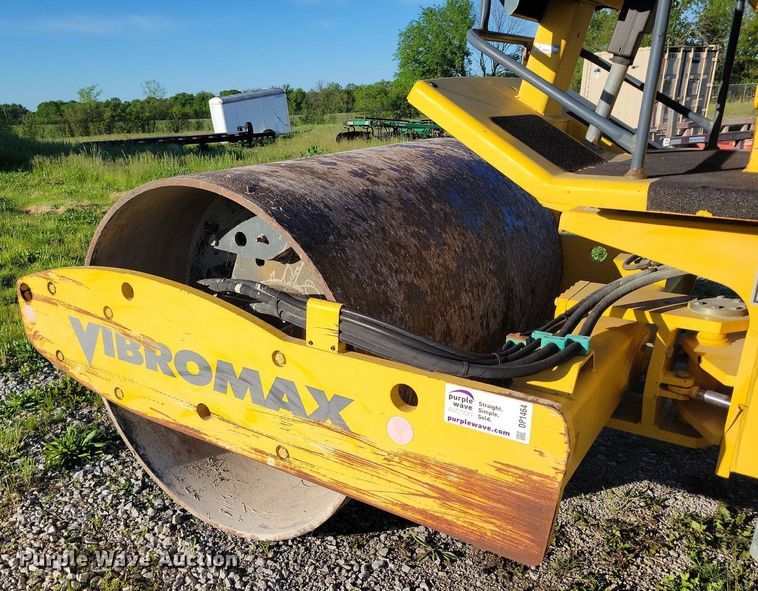 image for item DP1464 Vibromax VM66D single drum vibratory roller