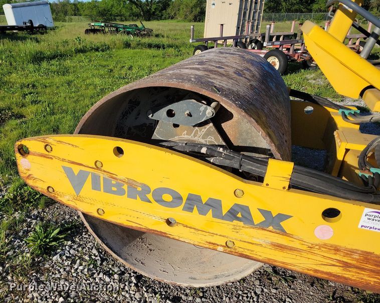 image for item DP1464 Vibromax VM66D single drum vibratory roller