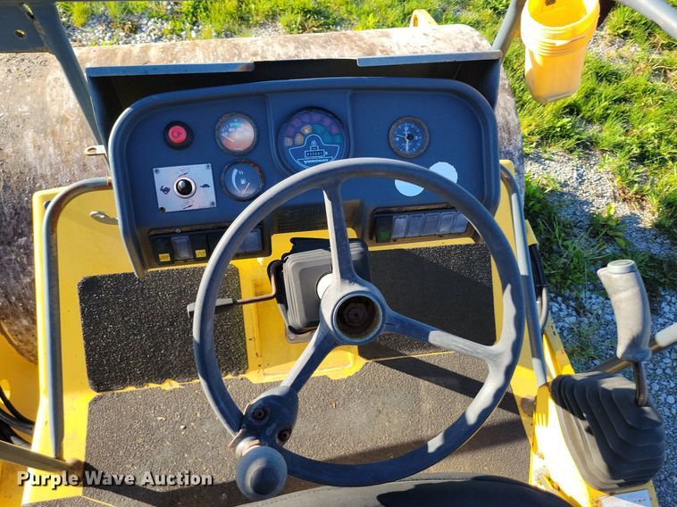 image for item DP1464 Vibromax VM66D single drum vibratory roller