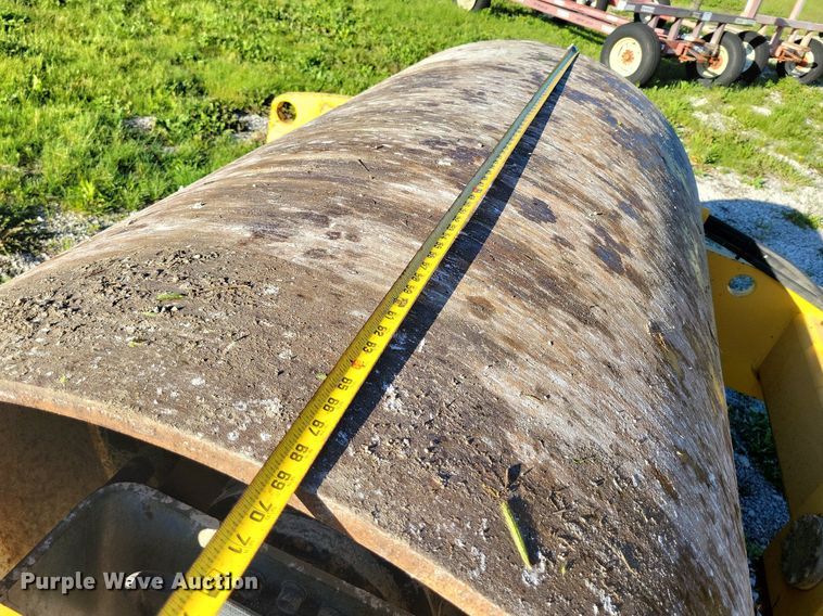 image for item DP1464 Vibromax VM66D single drum vibratory roller