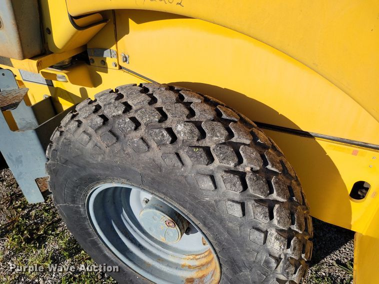 image for item DP1464 Vibromax VM66D single drum vibratory roller