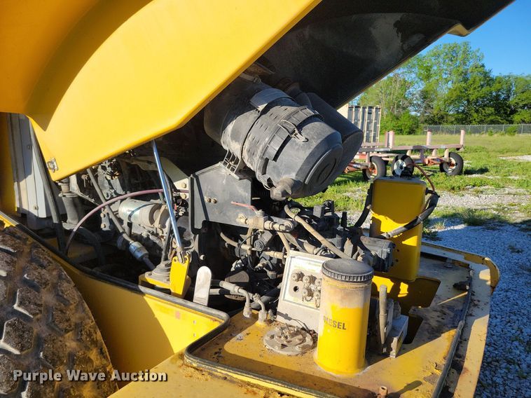 image for item DP1464 Vibromax VM66D single drum vibratory roller