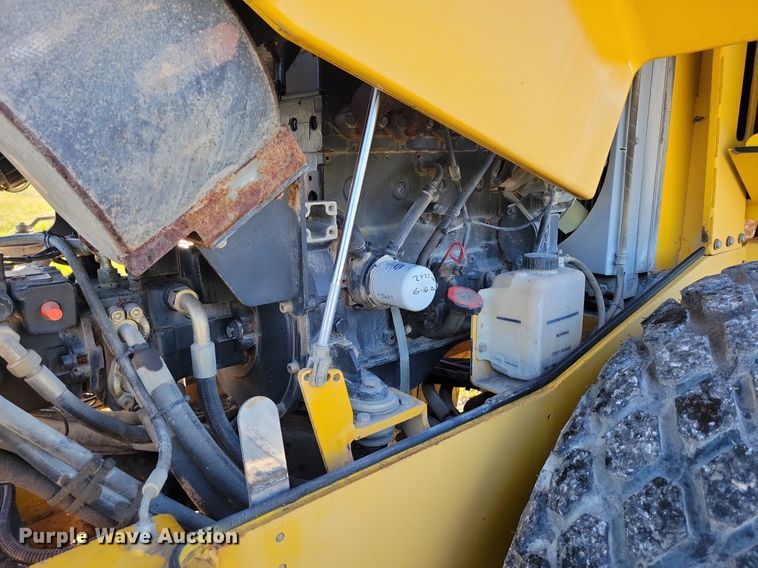 image for item DP1464 Vibromax VM66D single drum vibratory roller