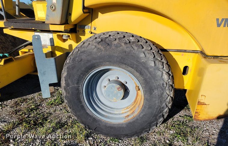 image for item DP1464 Vibromax VM66D single drum vibratory roller