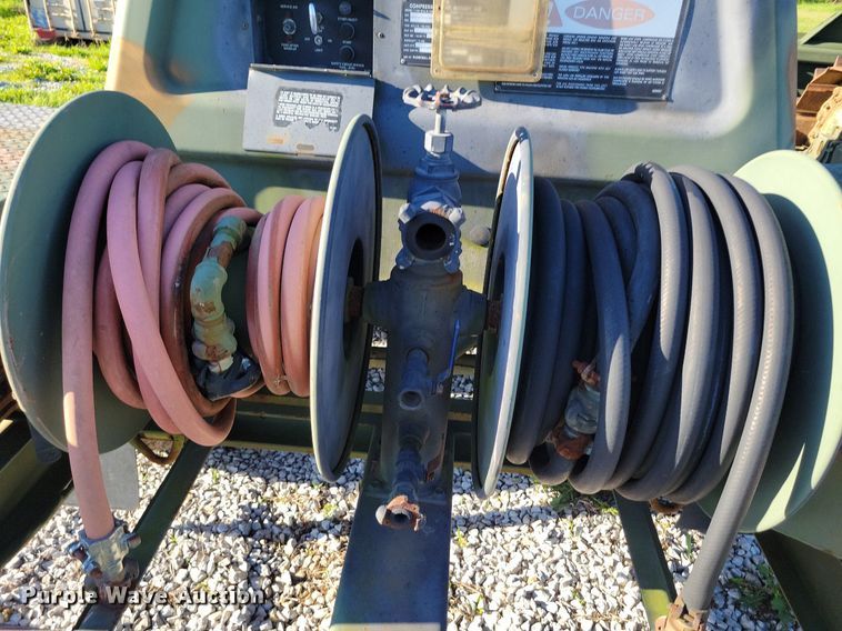 image for item DP1465 1985 Ingersoll Rand P-250-W-D-M-H268 air compressor