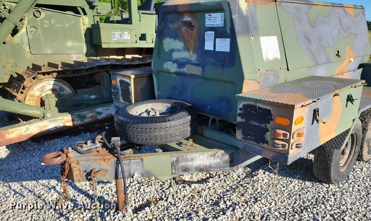 image for item DP1465 1985 Ingersoll Rand P-250-W-D-M-H268 air compressor