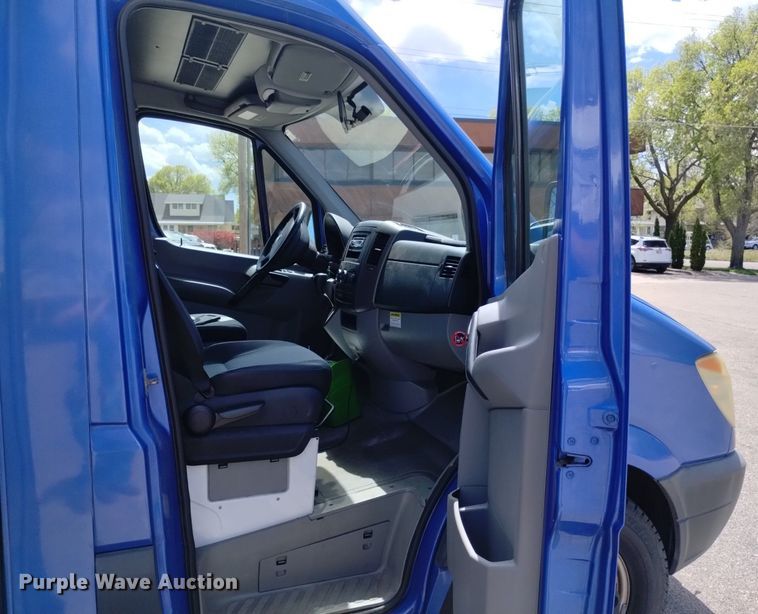 image for item DQ6099 2007 Dodge Sprinter 3500 prisoner transport van