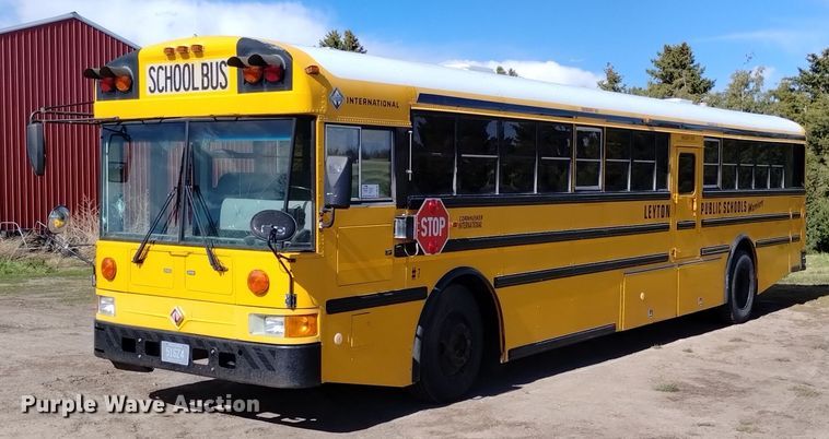 image for item DQ6100 2002 International school bus