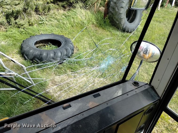 image for item DQ6100 2002 International school bus