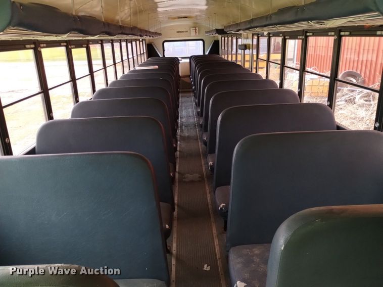 image for item DQ6100 2002 International school bus