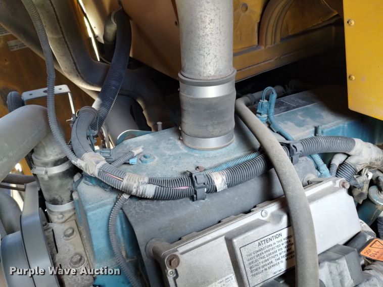 image for item DQ6100 2002 International school bus