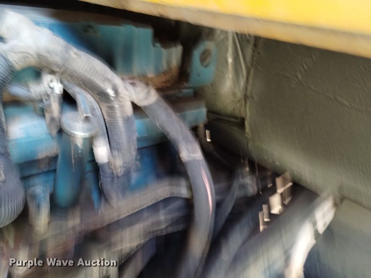 image for item DQ6100 2002 International school bus