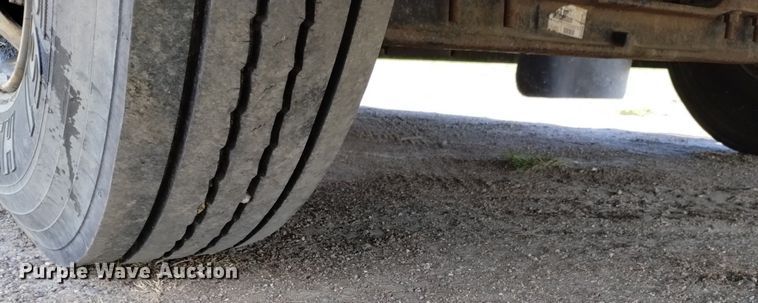 image for item DQ6100 2002 International school bus