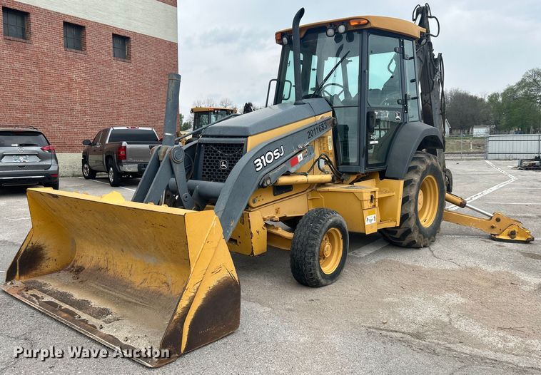 image for item EG0287 2011 John Deere 310SJ backhoe