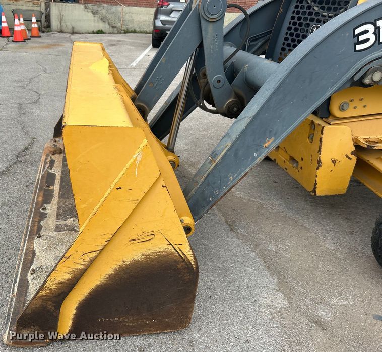image for item EG0287 2011 John Deere 310SJ backhoe