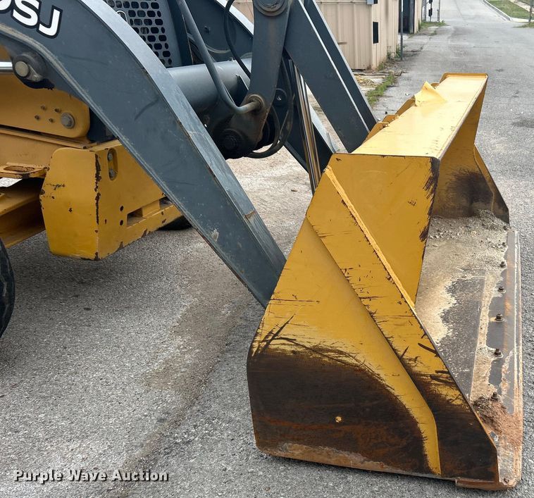 image for item EG0287 2011 John Deere 310SJ backhoe