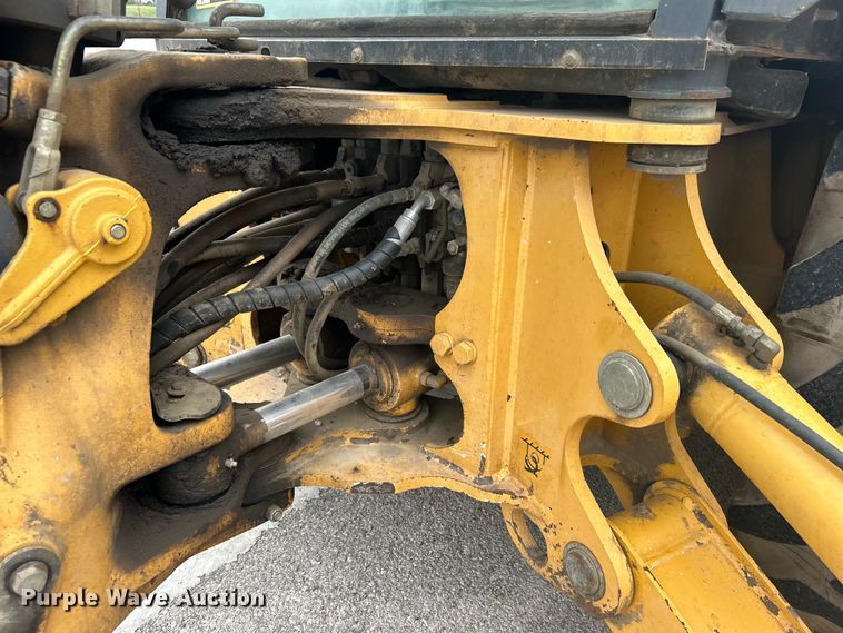 image for item EG0287 2011 John Deere 310SJ backhoe