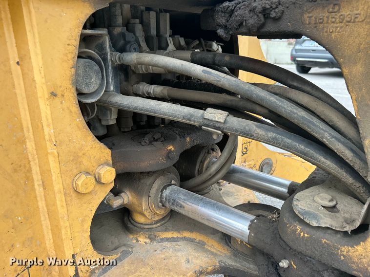 image for item EG0287 2011 John Deere 310SJ backhoe