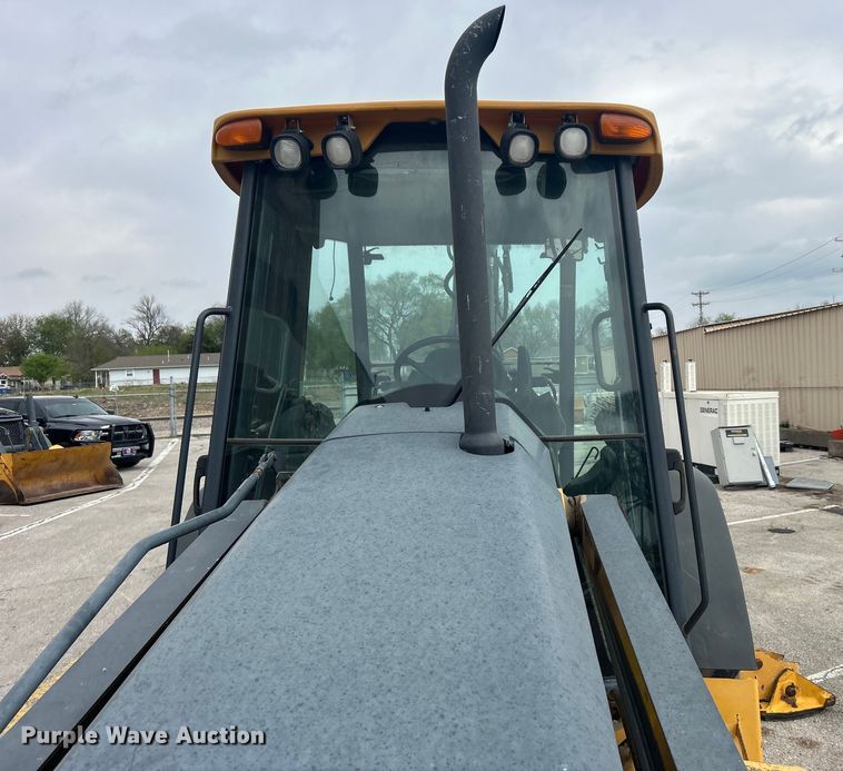 image for item EG0287 2011 John Deere 310SJ backhoe