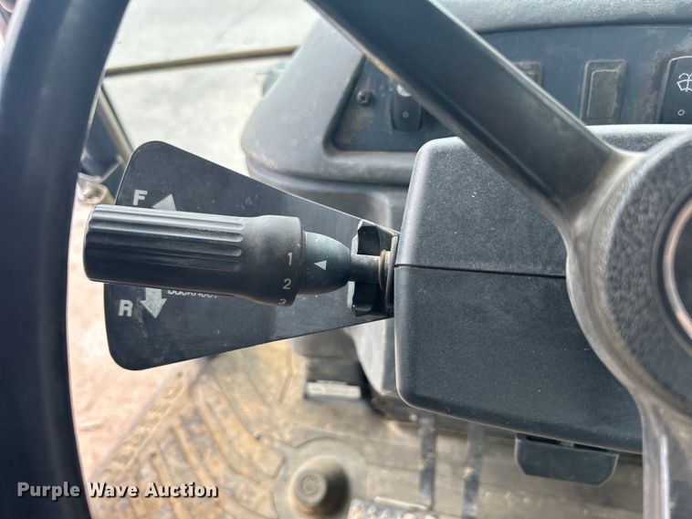 image for item EG0287 2011 John Deere 310SJ backhoe