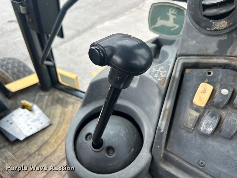 image for item EG0287 2011 John Deere 310SJ backhoe