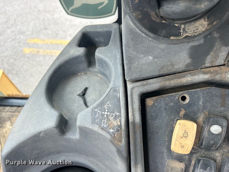 image for item EG0287 2011 John Deere 310SJ backhoe