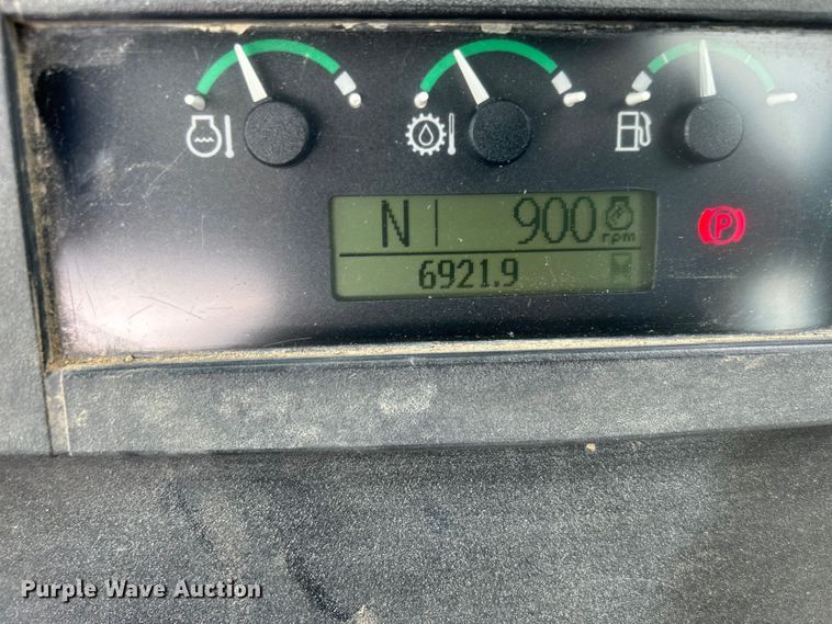 image for item EG0287 2011 John Deere 310SJ backhoe