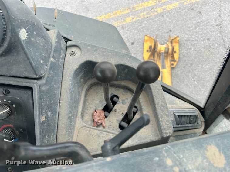 image for item EG0287 2011 John Deere 310SJ backhoe