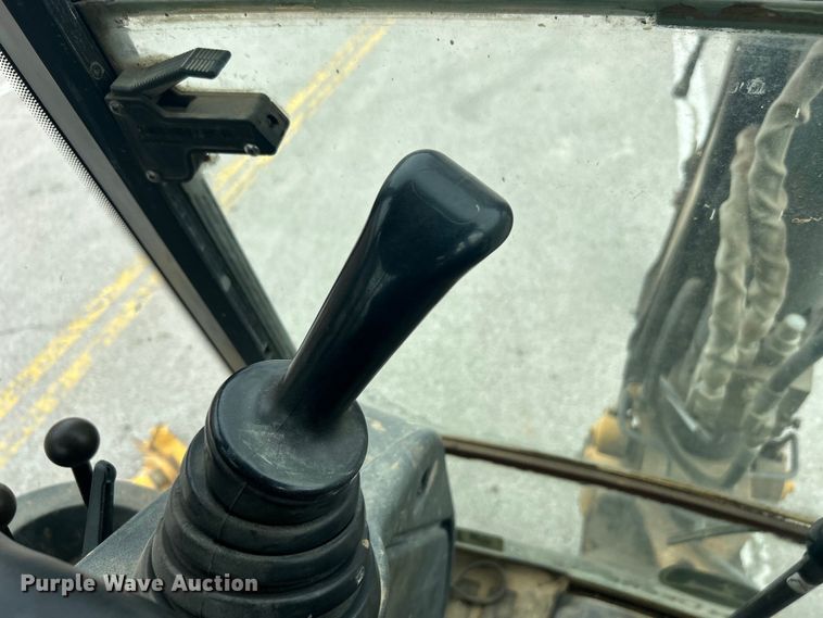 image for item EG0287 2011 John Deere 310SJ backhoe