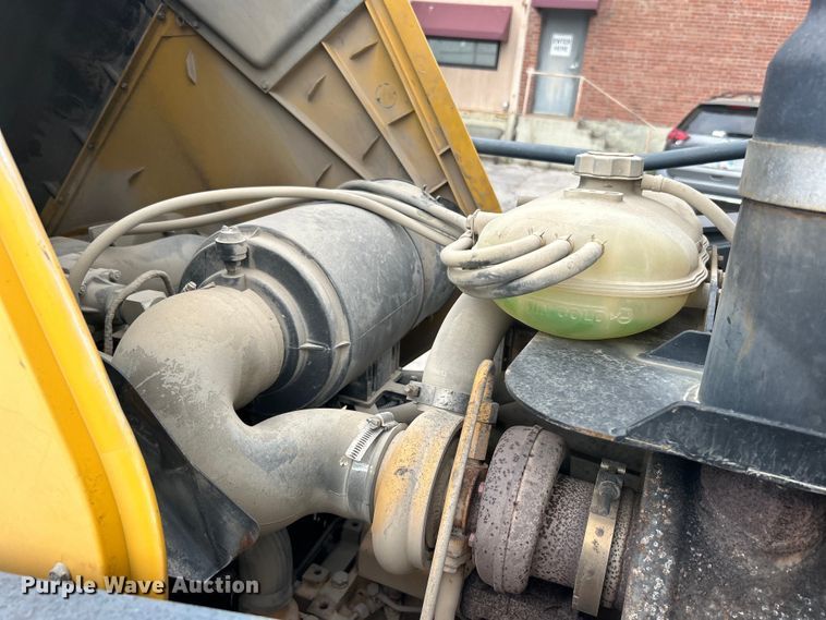 image for item EG0287 2011 John Deere 310SJ backhoe