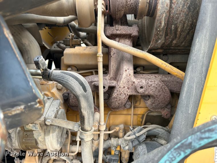 image for item EG0287 2011 John Deere 310SJ backhoe